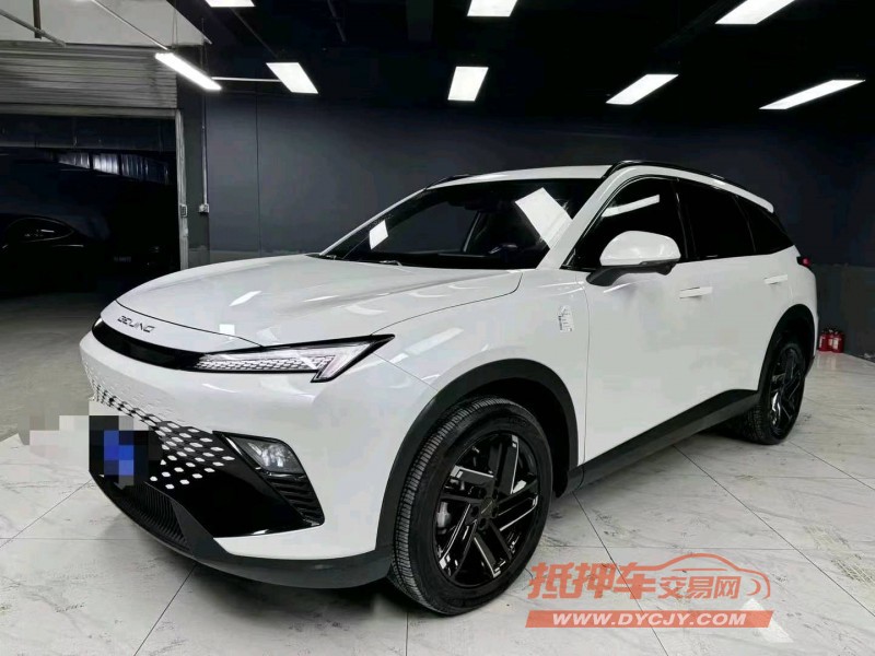 成都23年北汽制造魔方2