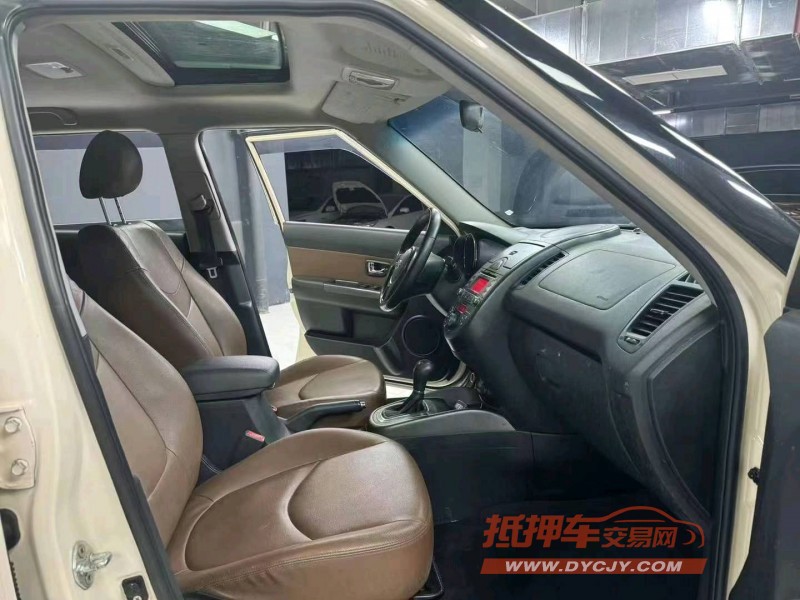 成都14年起亚秀尔5