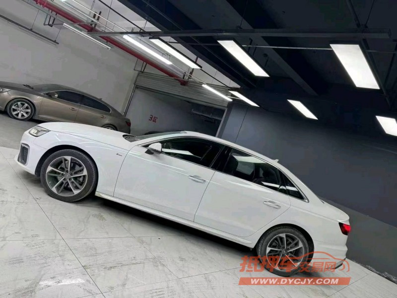 成都21年奥迪A4L3