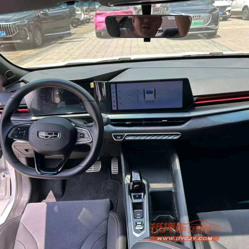 成都22年吉利缤瑞5