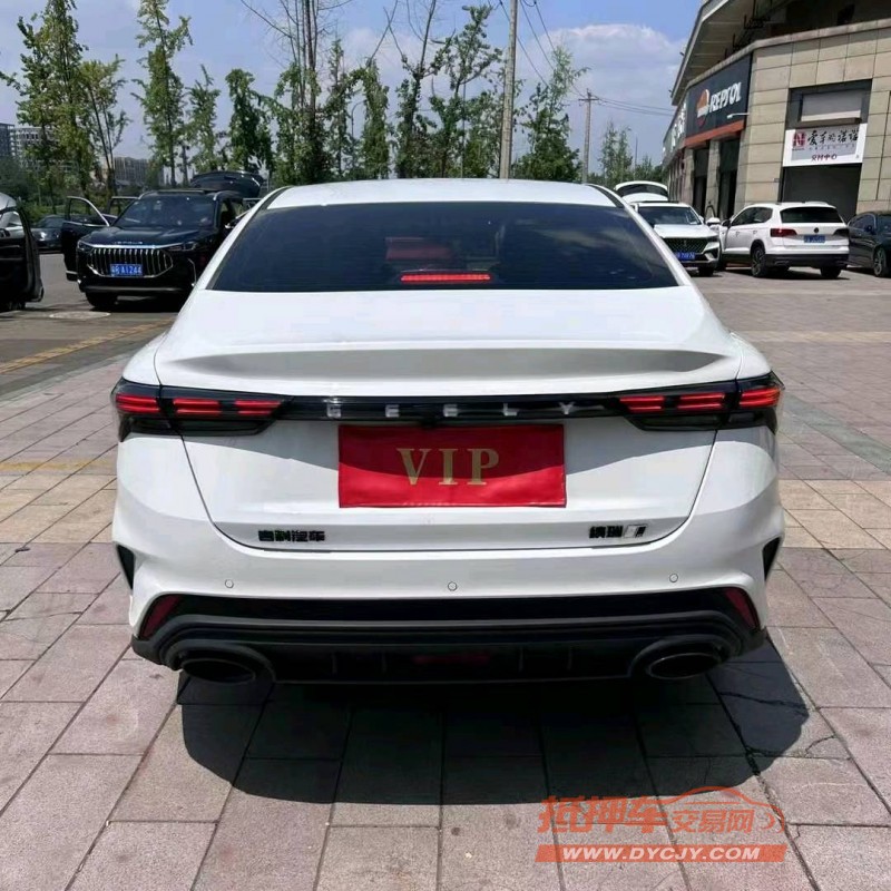 成都22年吉利缤瑞8