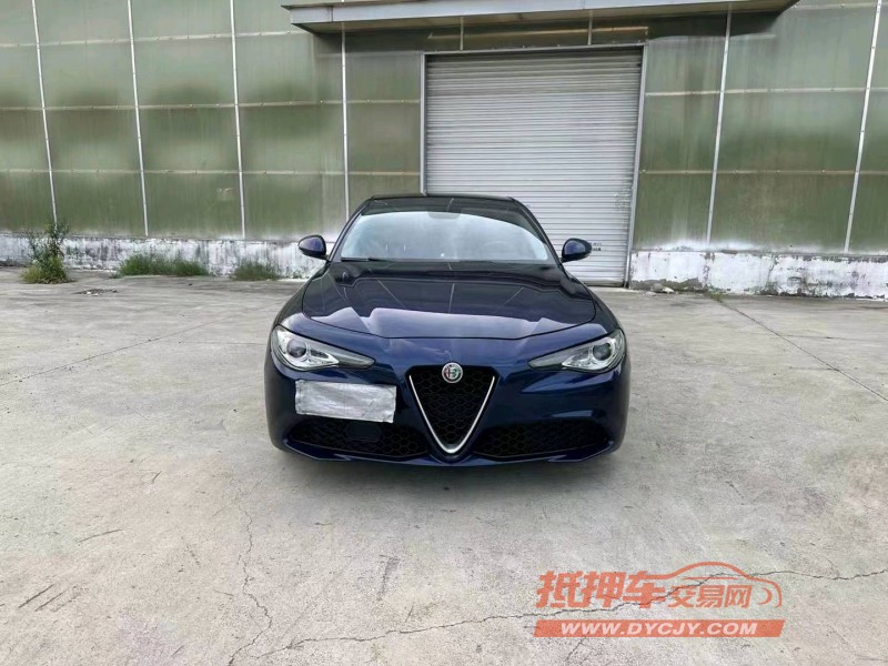 徐州17年阿尔法·罗密欧Giulia1