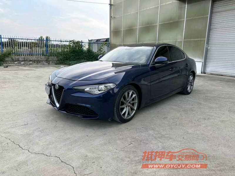 徐州17年阿尔法·罗密欧Giulia2