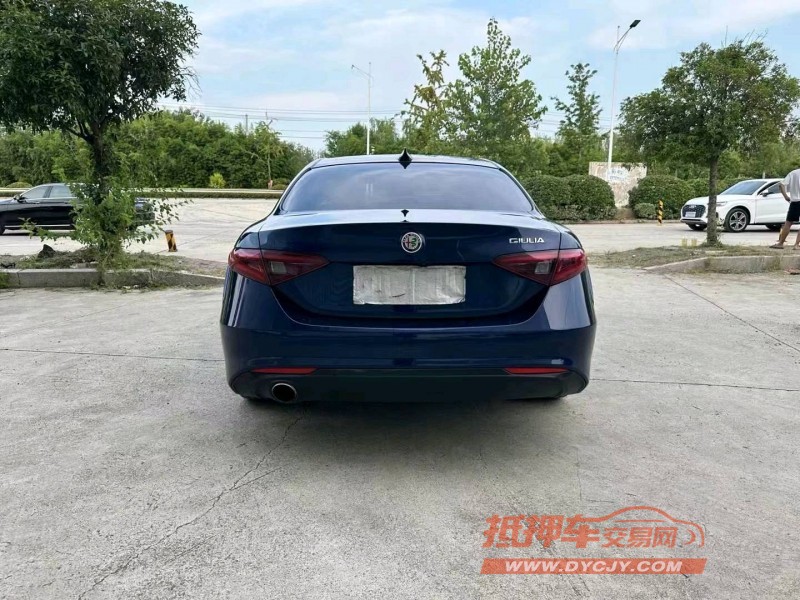 徐州17年阿尔法·罗密欧Giulia9
