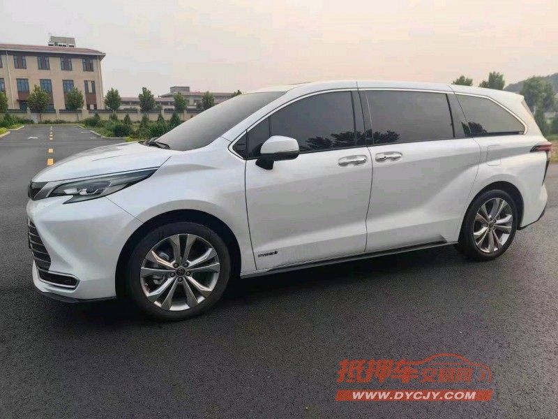 保定24年丰田塞纳2