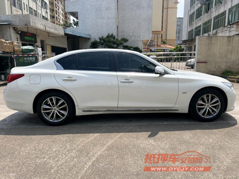 中山16年英菲尼迪Q502