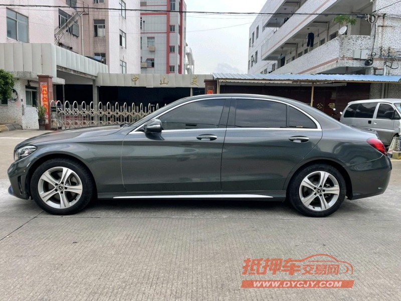 中山19年奔驰C3