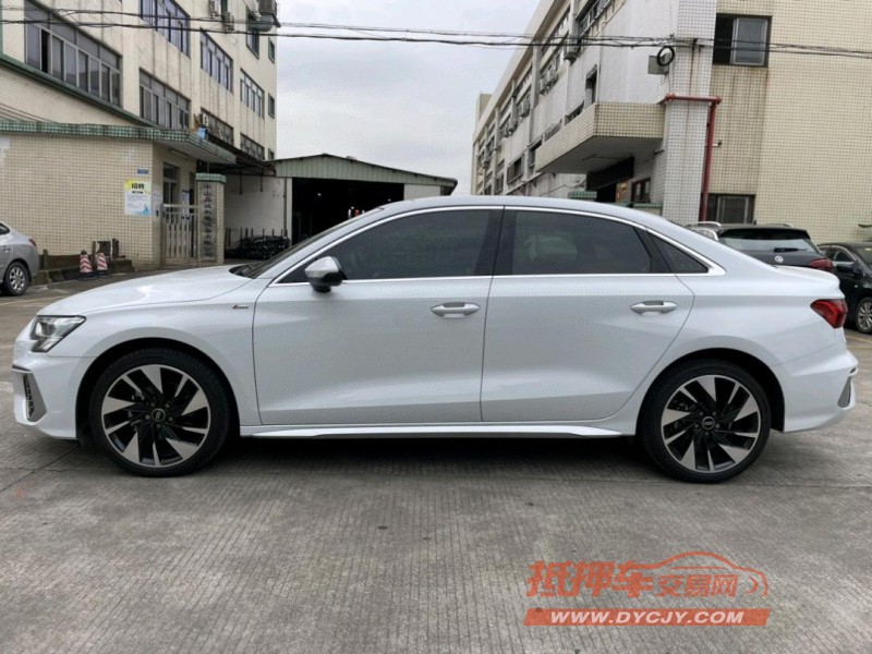 中山22年奥迪A33