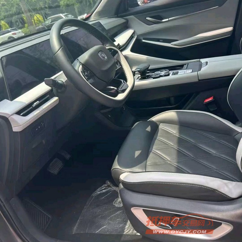 成都23年长安汽车CS756