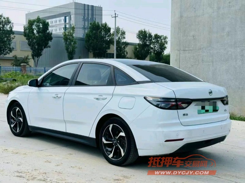 潍坊22年威马汽车E54