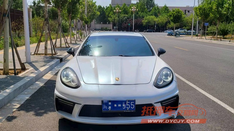 保定13年保时捷帕拉梅拉1