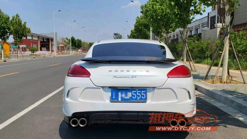 保定13年保时捷帕拉梅拉2