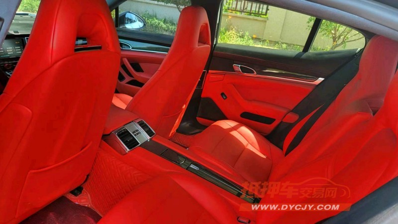 保定13年保时捷帕拉梅拉6