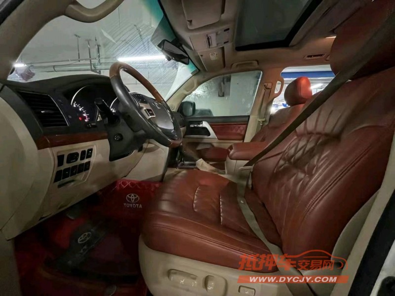 成都14年丰田兰德酷路泽6