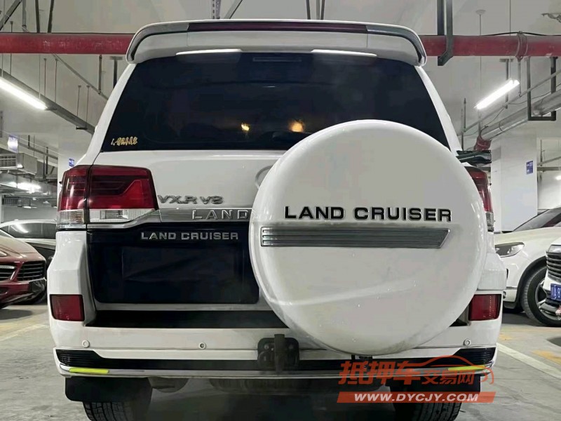 成都14年丰田兰德酷路泽8