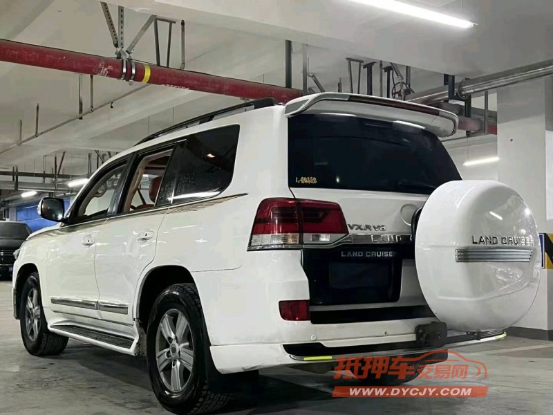 成都14年丰田兰德酷路泽9