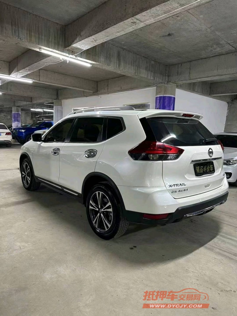 平涼21年日產奇駿8