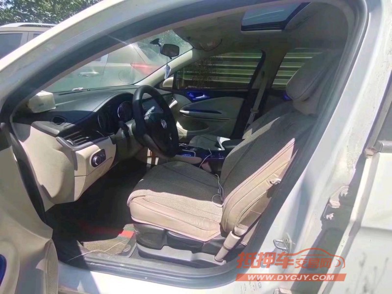 青岛18年别克威朗5