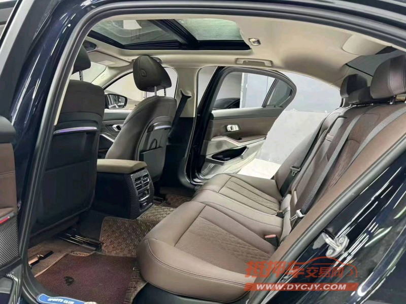 成都22年宝马3系7