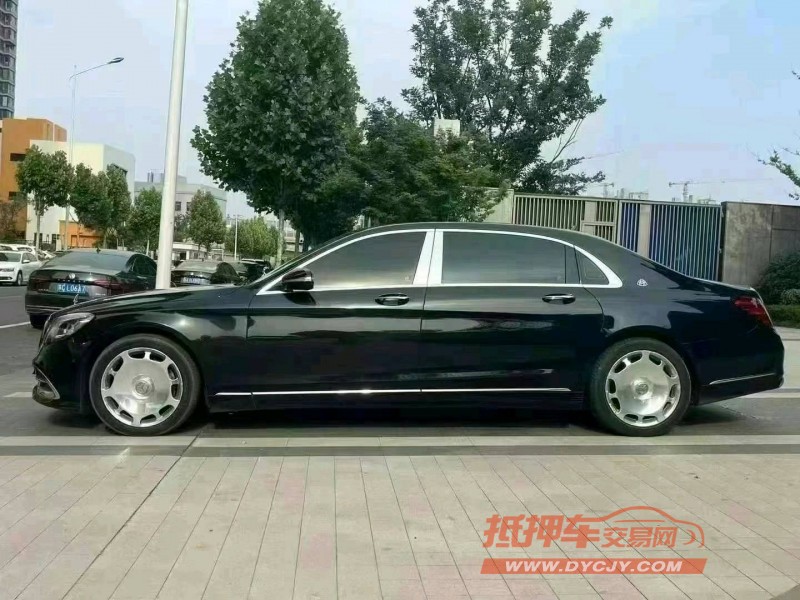 徐州19年奔驰迈巴赫S级8