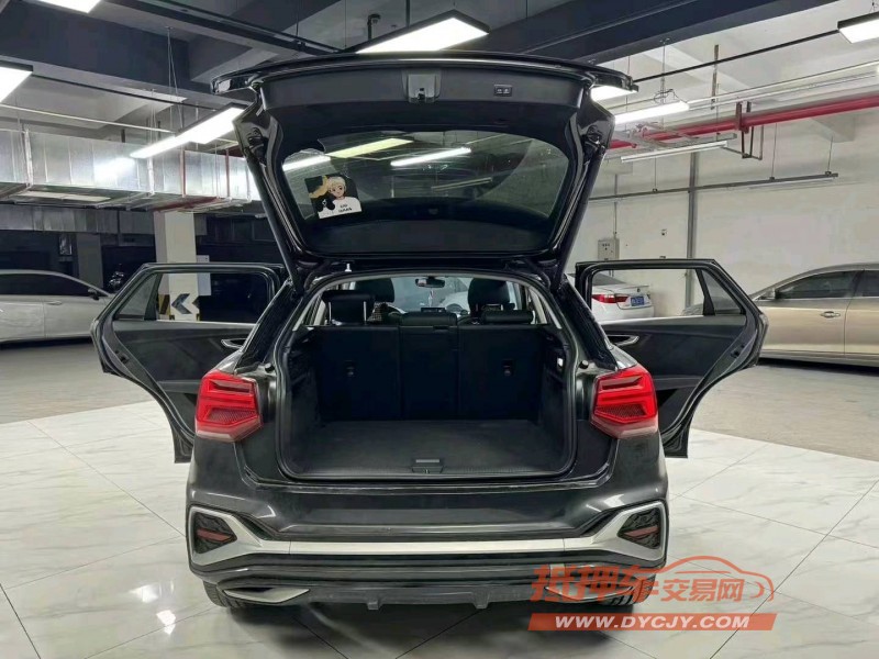 成都22年奥迪Q27