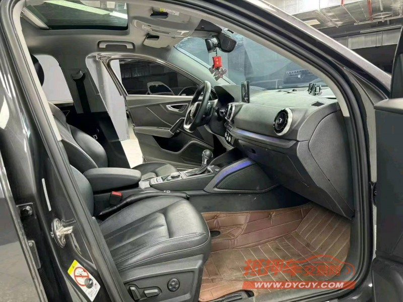 成都22年奥迪Q29