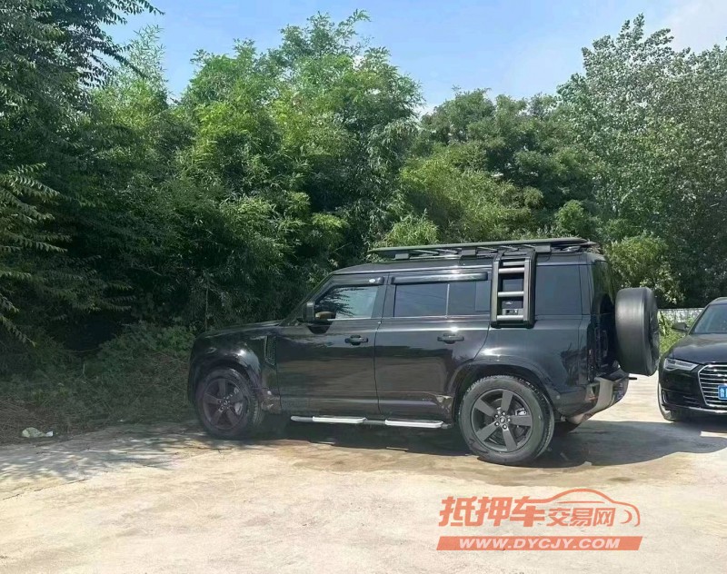 淄博22年路虎卫士4