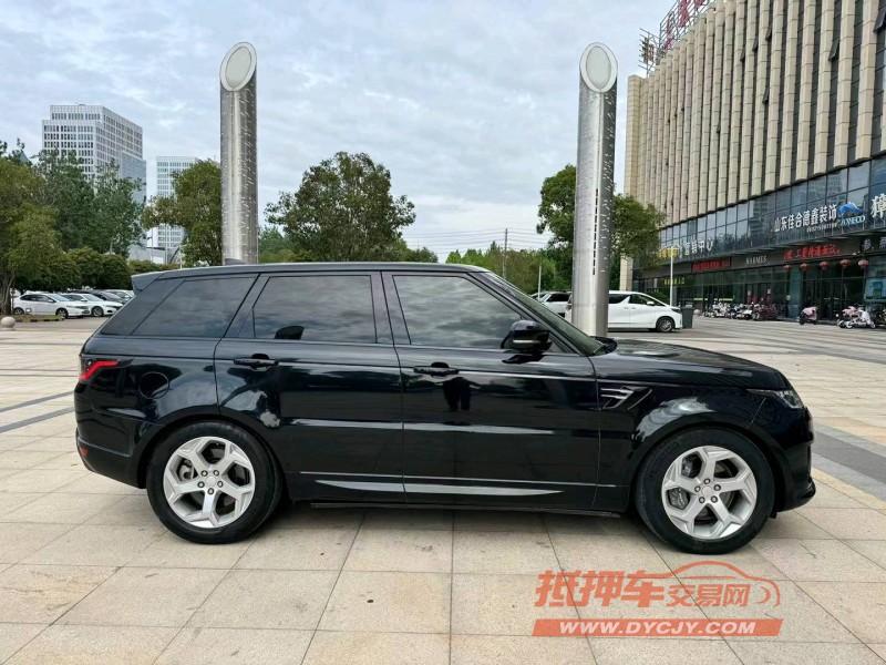 青岛19年路虎揽胜运动8