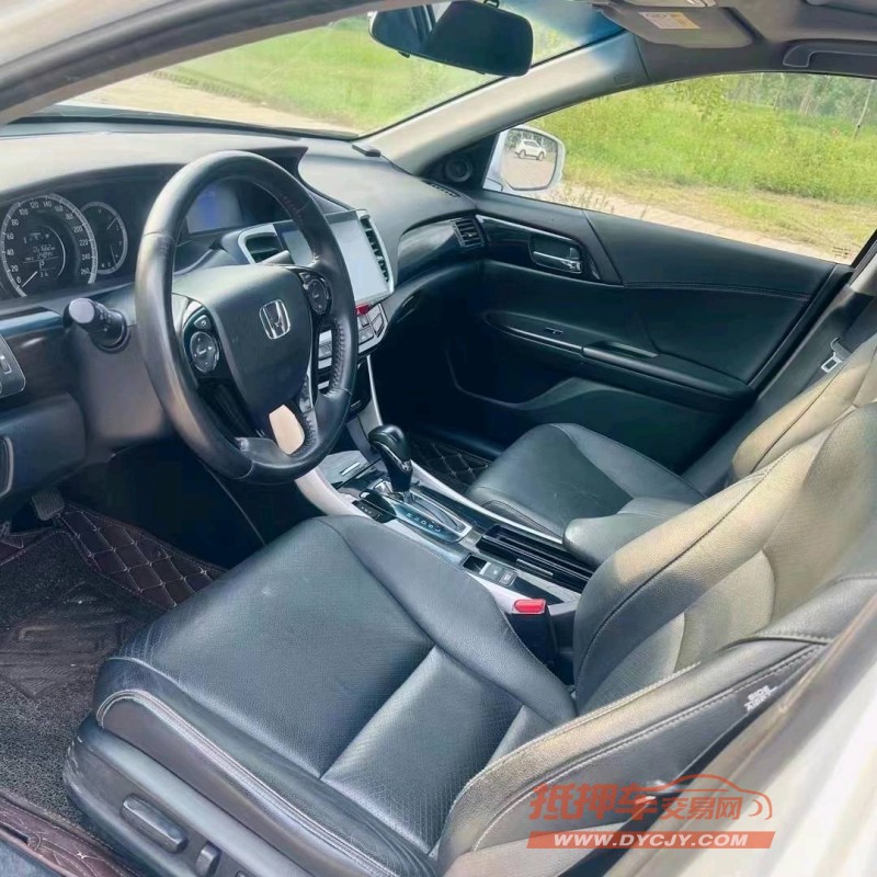 青岛17年本田雅阁6