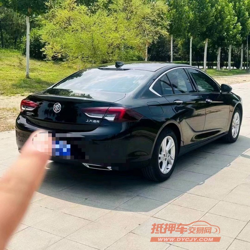 青岛22年别克君威8