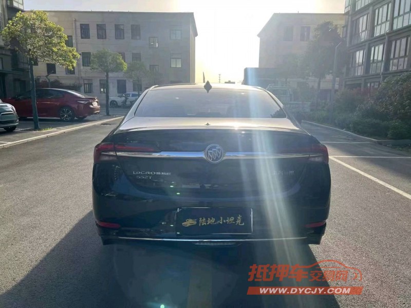 徐州20年别克君越9