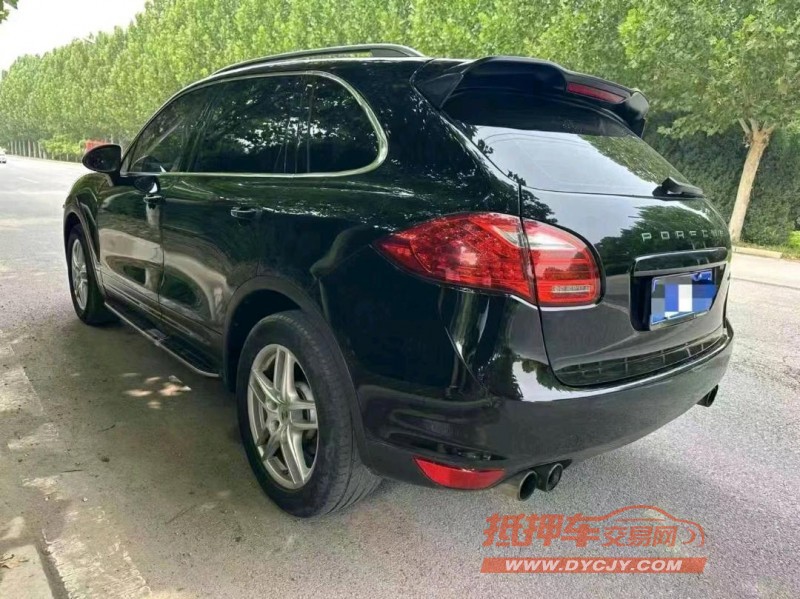 保定13年保时捷卡宴5