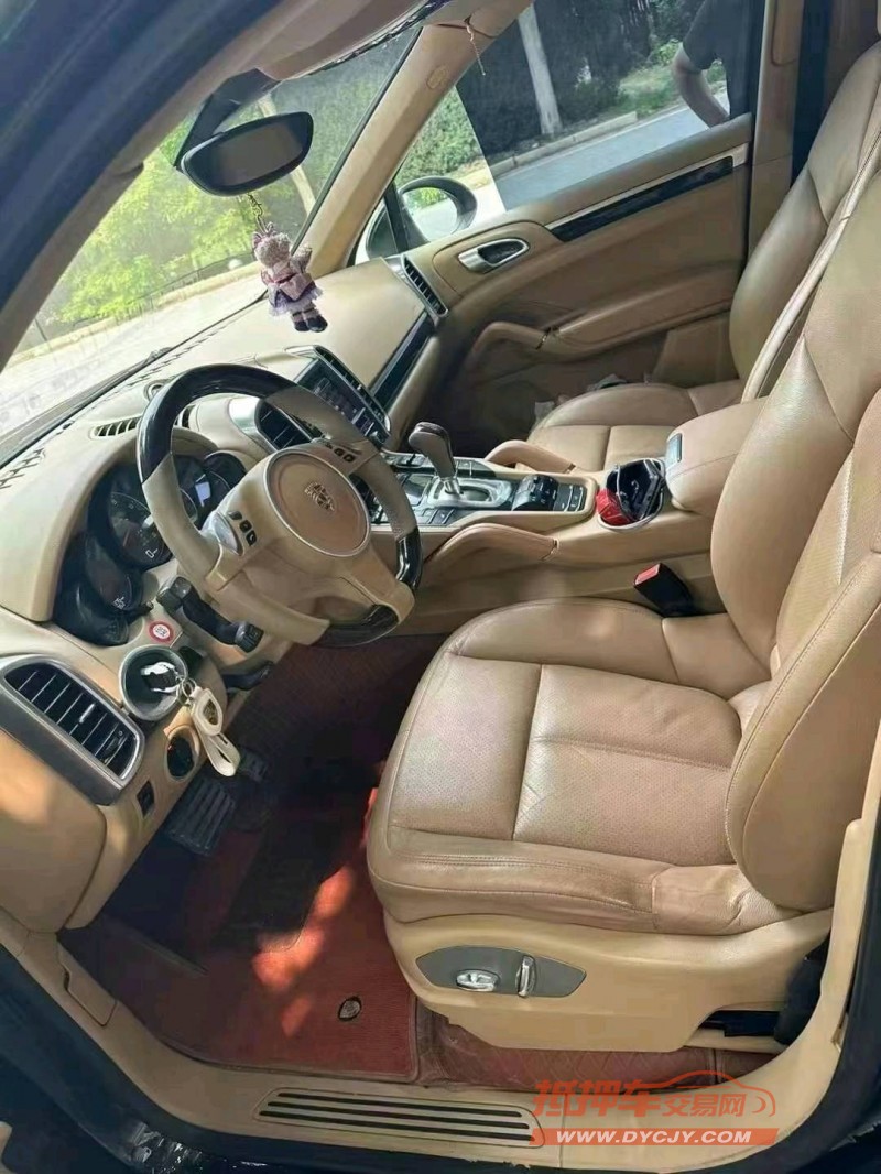 保定13年保时捷卡宴7