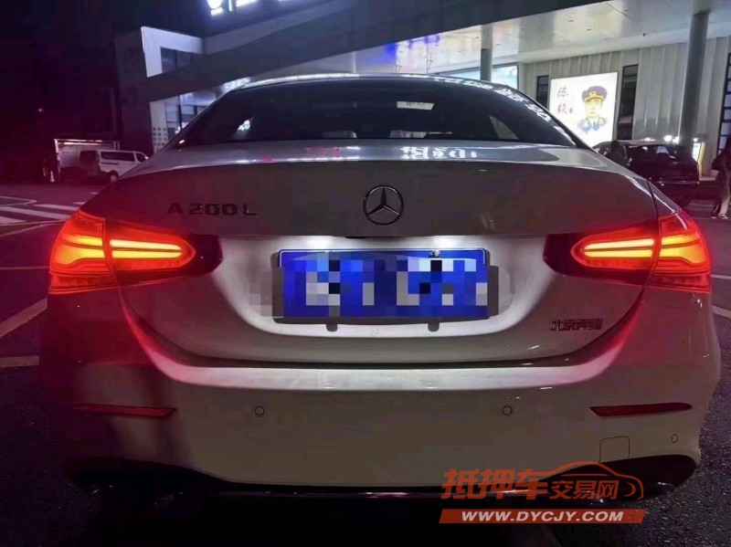 济宁24年奔驰A4