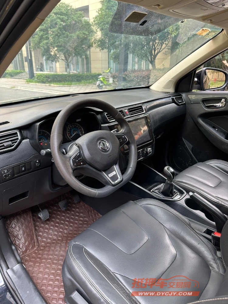 成都19年东风风光7