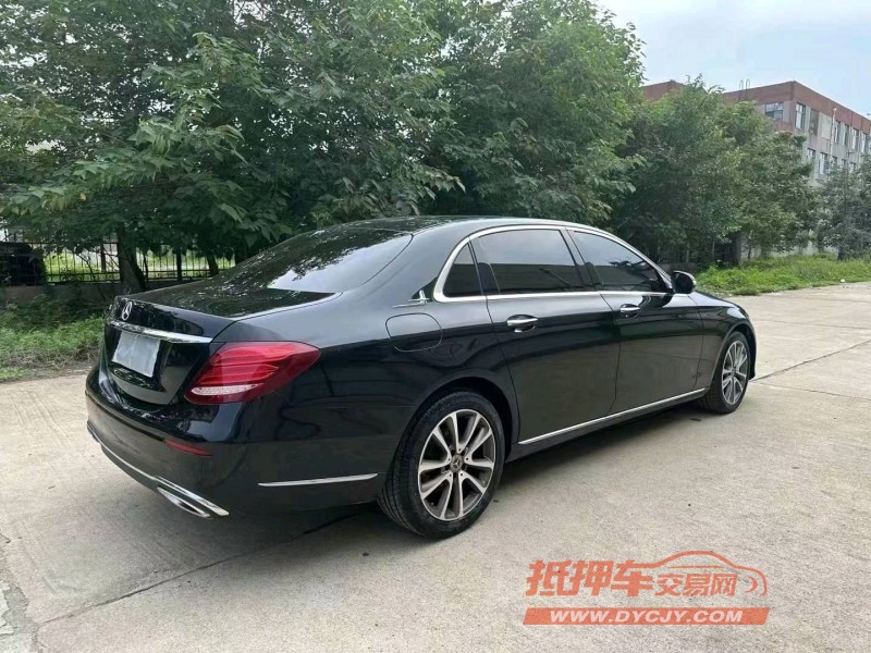 济南19年奔驰E8