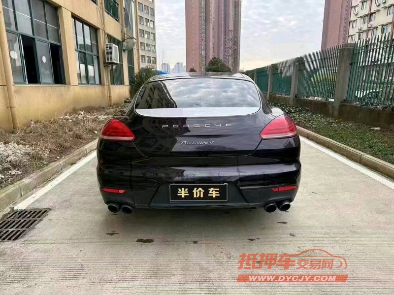 武汉14年保时捷帕拉梅拉5