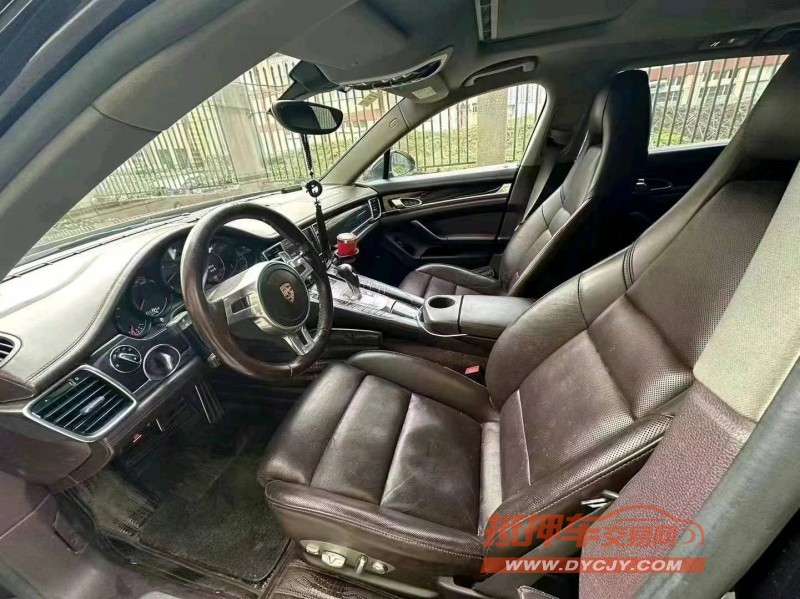 武汉14年保时捷帕拉梅拉8
