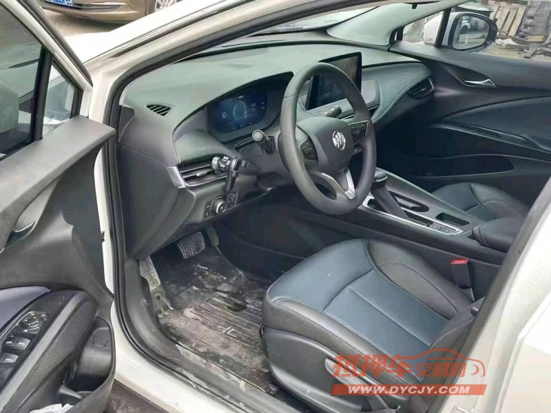 济宁24年别克微蓝5