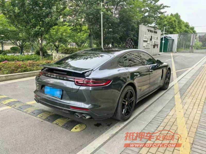 苏州19年保时捷帕拉梅拉8