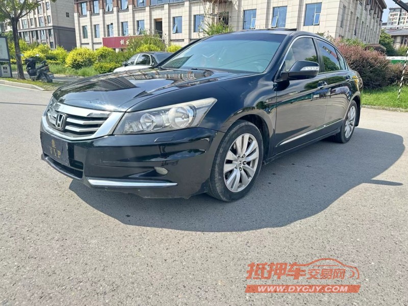徐州13年本田雅阁3