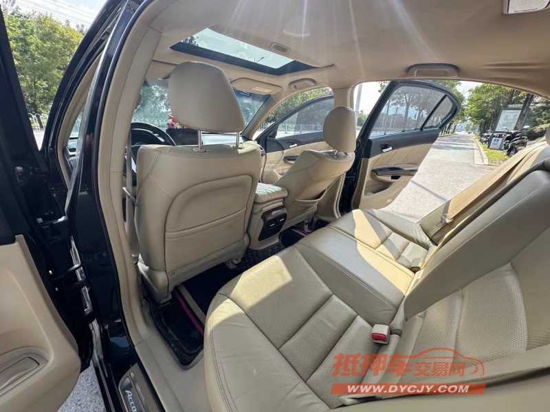 徐州13年本田雅阁8