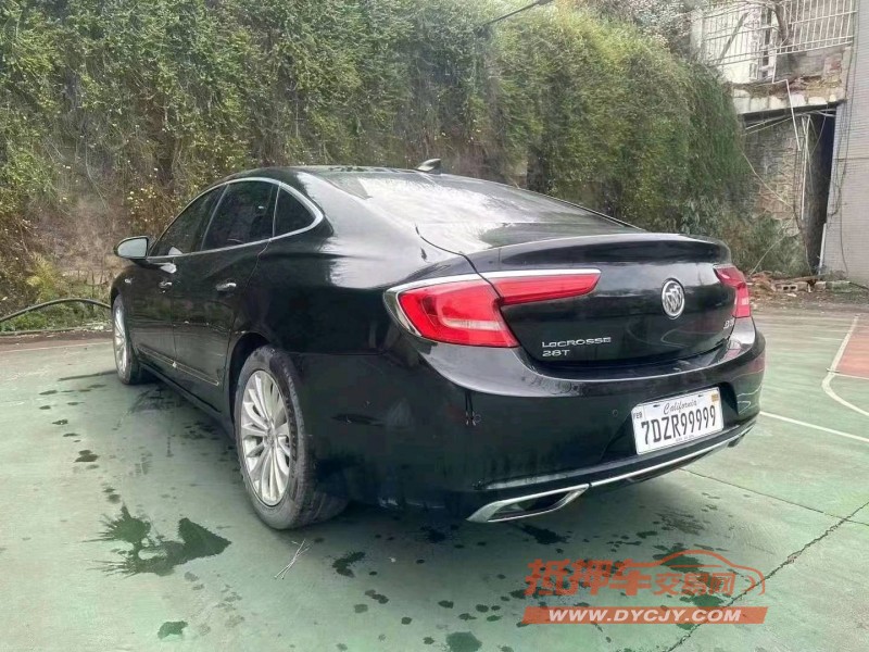 重庆17年别克君越8