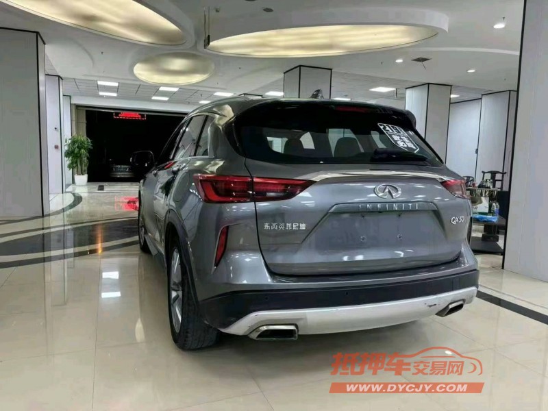 重慶20年英菲尼迪QX508