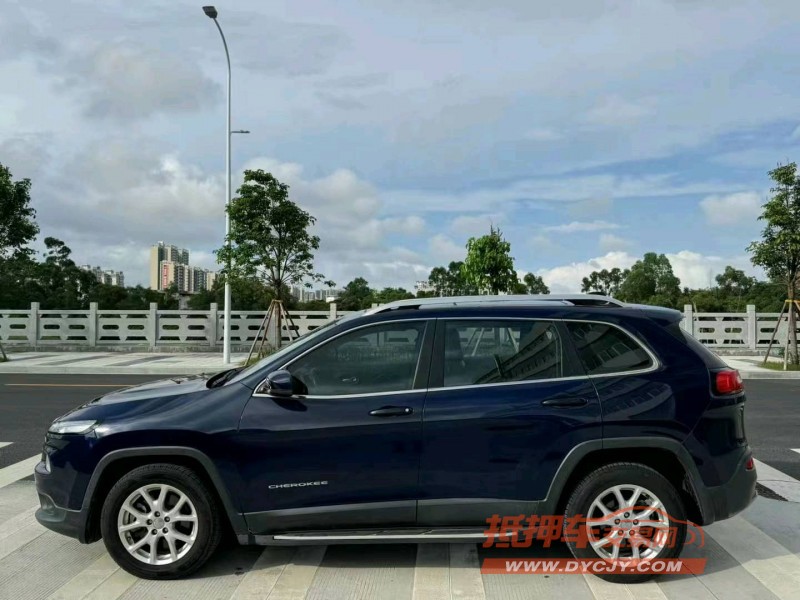 中山16年Jeep自由光3