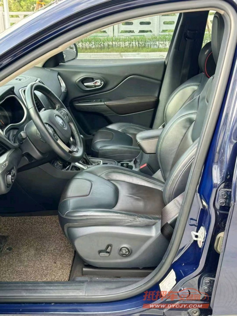 中山16年Jeep自由光5