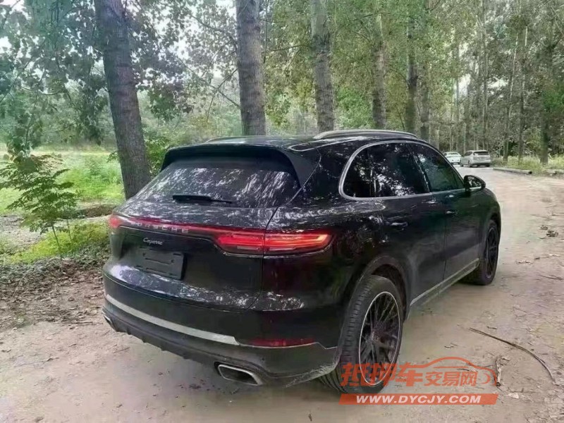 潍坊18年保时捷卡宴2