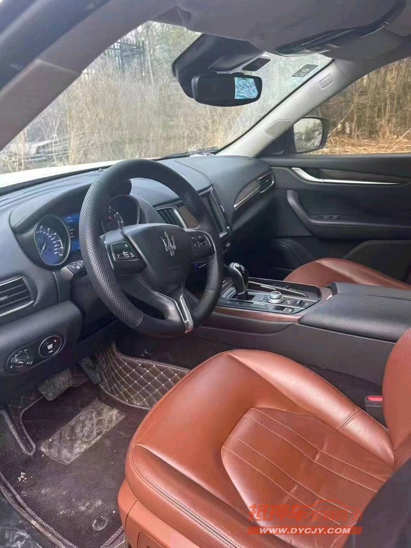 潍坊18年玛莎拉蒂Levante5