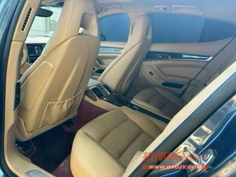 潍坊12年保时捷帕拉梅拉6