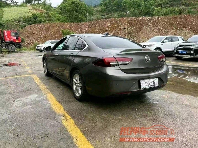 重庆17年别克君威4